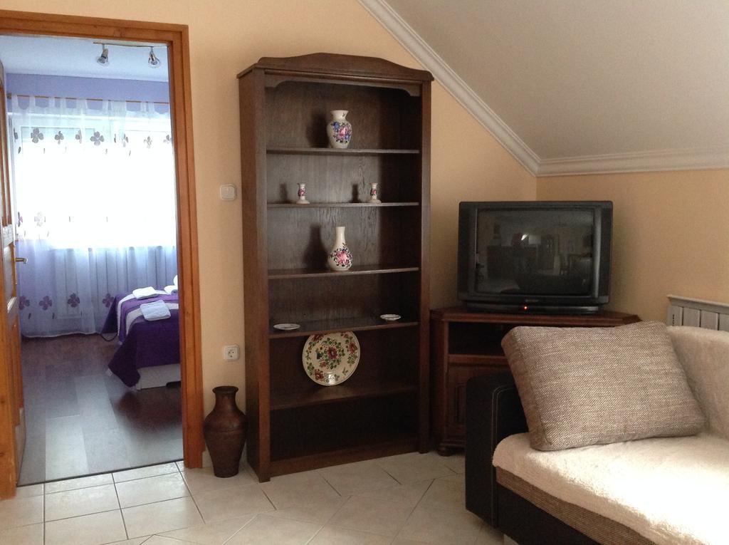 Attila Apartmanhaz Hotell Hévíz Rum bild