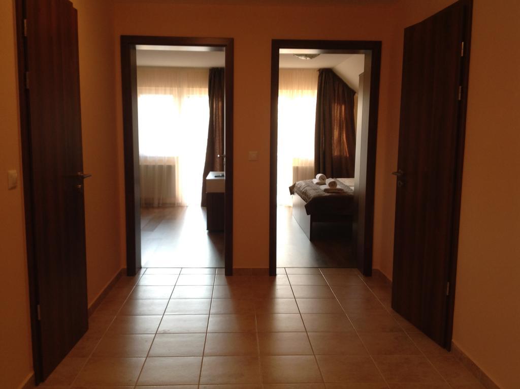 Attila Apartmanhaz Hotell Hévíz Rum bild