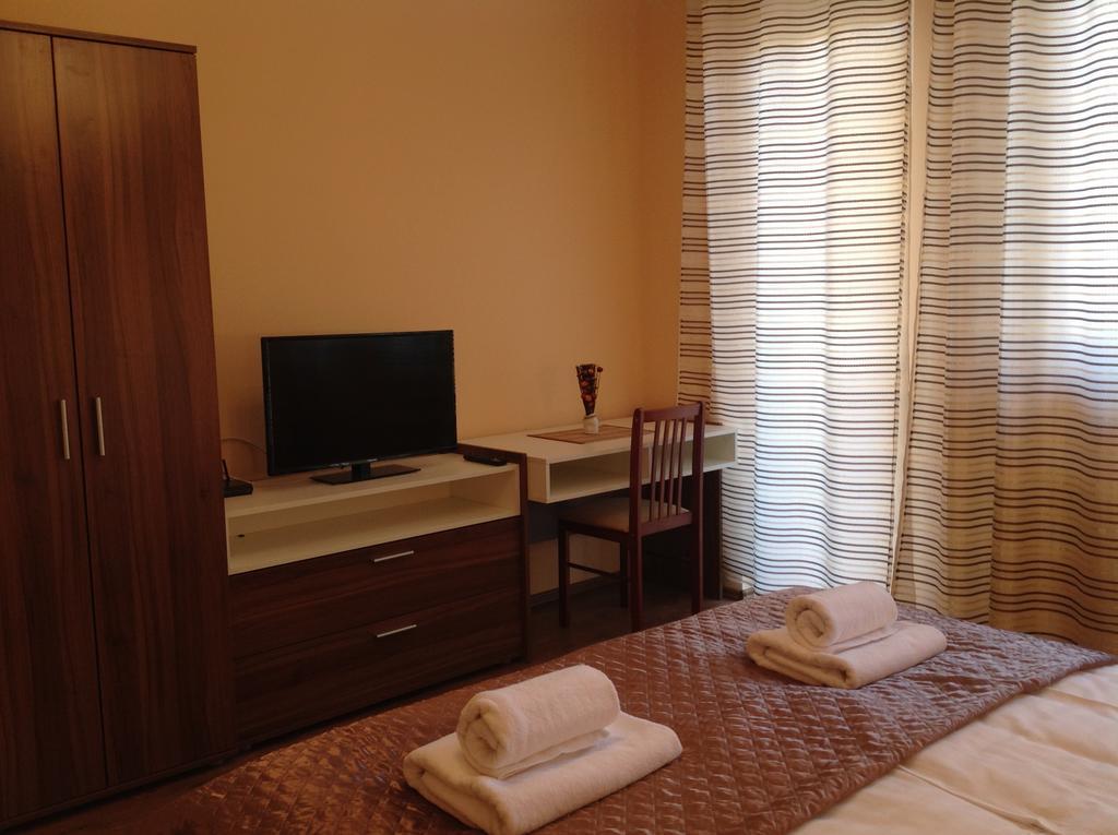 Attila Apartmanhaz Hotell Hévíz Rum bild