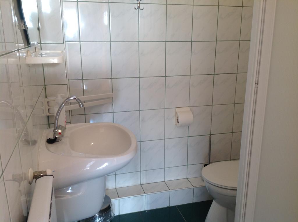 Attila Apartmanhaz Hotell Hévíz Exteriör bild