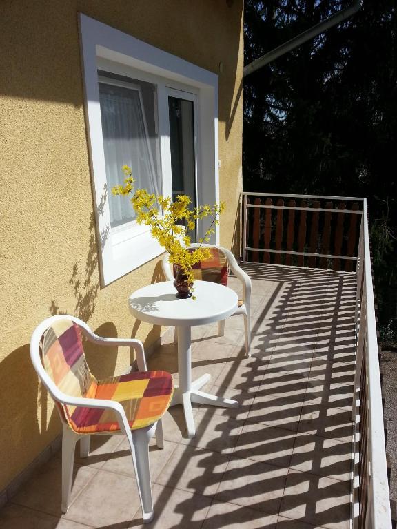 Attila Apartmanhaz Hotell Hévíz Rum bild